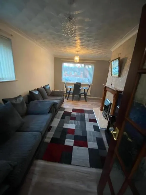 Spacious Luxurious Serviced Accommodation 3 Warmsworth